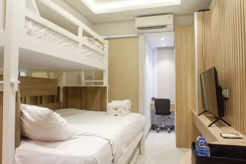 Best Studio Benson Apartment Connected to Pakuwon Mall Next to Anderson - Bãi đậu xe