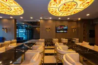 New Emin Hotel - parking