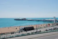 2 Bed Apt - Sea Views Seafront Location & Parking