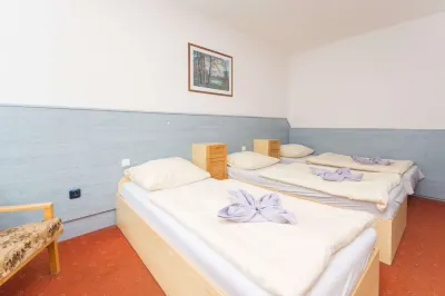 Sport Hotel Gejzirpark Hotels near Loket Castle