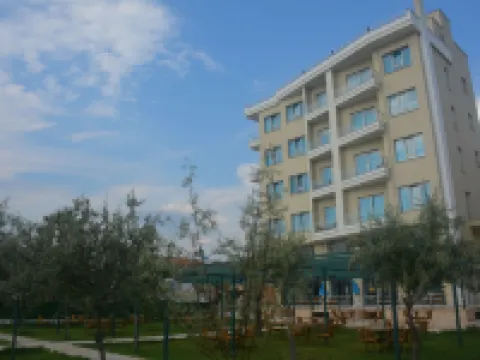 Dikelya Otel 3 yıldız katogorisinde bir oteldir Dikili otelleri
