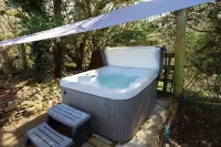 Merlins Cabin - 2 Bed - Blaen Cedi Farm