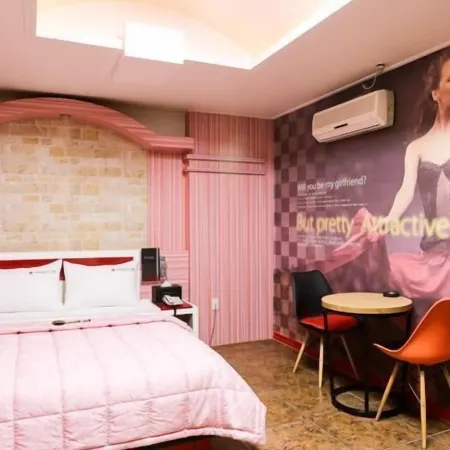 Diamond Motel