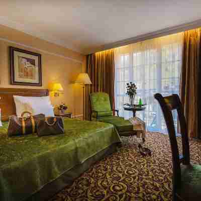 Carlsbad Plaza Medical Spa & Wellness Hotel Rooms