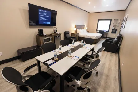 Motel 7 Inn & Suites Отели в г. Батерст