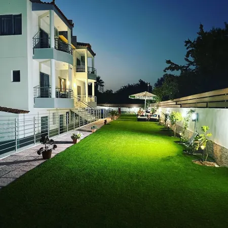 Sun Day Apts Free Airport Shuttle Отели в г. Спата-Артемида