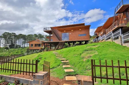 The Tropicana B'la Village Hotel Отели в г. B' La