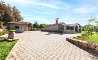 Villa Dioniz