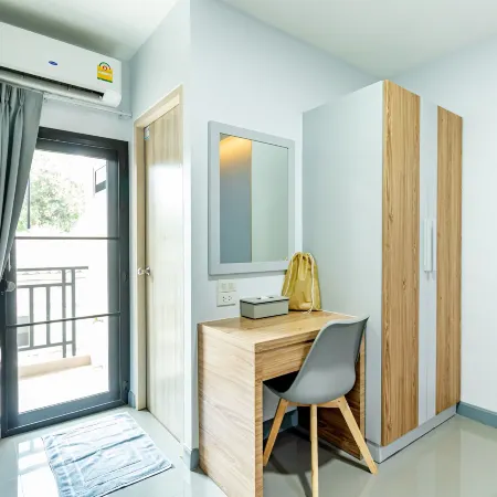 BeWish Residence Bangphlat Отели рядом с достопримечательностью «Пирс Kiak Kai»