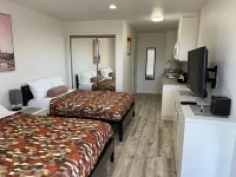 Villa Alamari Inn and Suites Hotels in Kerman