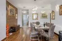 Grand Square Suite - Tale of the City - Apartments