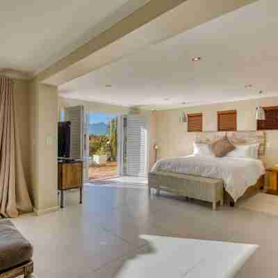 Manor on the Bay Rooms