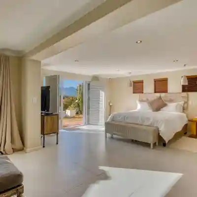 Manor on the Bay Rooms