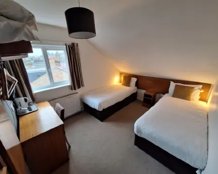 โรงแรมสต็อกวูด โรงแรมในลูตัน