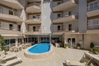Apartments Del Mar - Pools