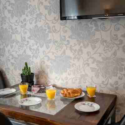 Abba Apartments Dining/Meeting Rooms