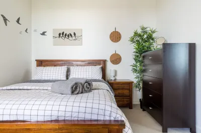 Modern 1 Bedroom in Tranquil Parklands