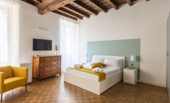 Charming Joivy Flat Next to Duomo di Como