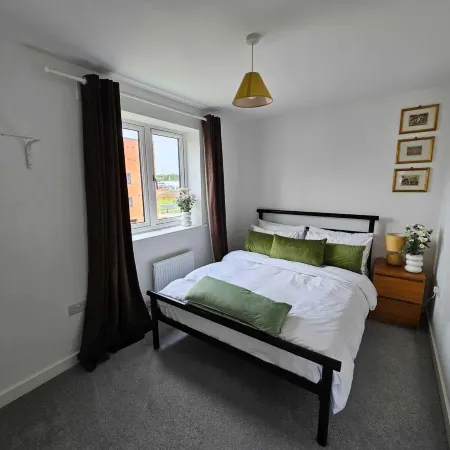 Ipswich - 3 Beds - Sleeps 6 - Private Garden