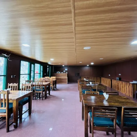Himalayan High, Auli, by Himalayan Eco Lodges