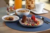 Life Hotel فنادق في پونته سن پیترو