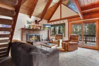 Moose Cabin Year-Round Outdoor Fun w/ BBQ