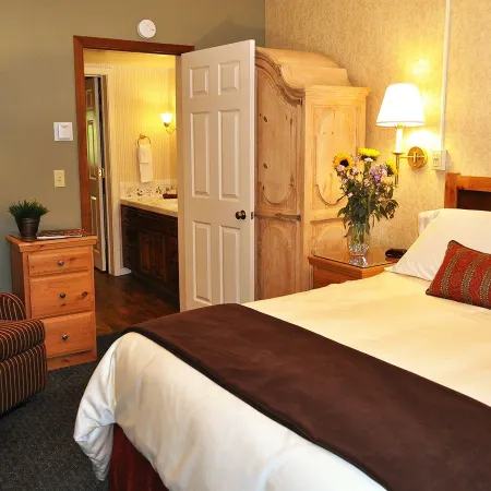 GetAways at Olympic Village Inn