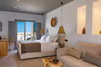 Lemon Suites Santorini Hotels in Fira