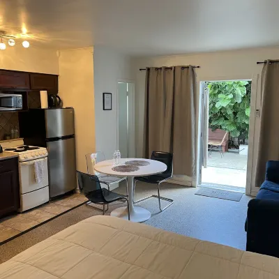 Tiana Beach Inn Hotels near Hollywood North Beach Park