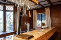 Hummingbird Estate Wine & Suites Hotels in Jacksonville