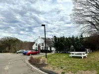 Solano Inn - parking