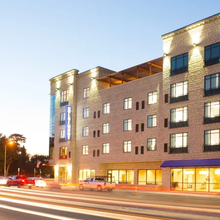 Bluemont Hotel