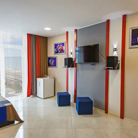 Rock Hotel First Line