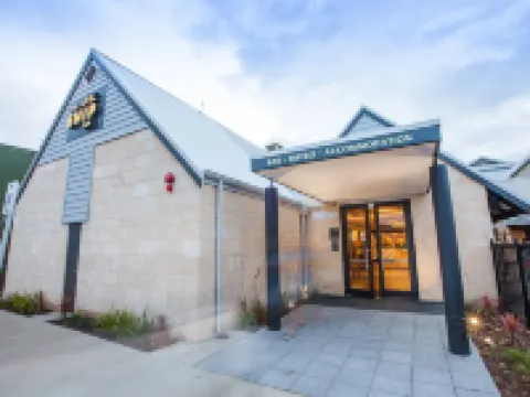 Nightcap at the Ship Inn Hotels in Busselton