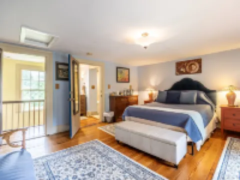 Bliss Point Farm Hotels in Greene County