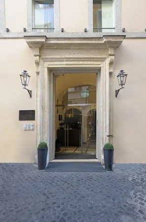Trevi Palace Luxury Inn