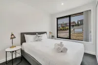Youngtown Executive Apartments Hotels in Longford