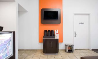 Motel 6 Kingman, AZ - Route 66 West