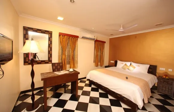 米納克什陽光酒店