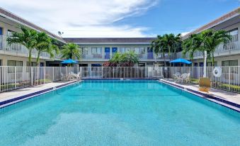 Motel 6 Dania Beach, FL