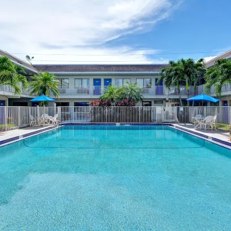 Motel 6 Dania Beach, FL