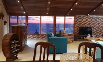Apartment Near Lady of the Sea & Phoenician Wall