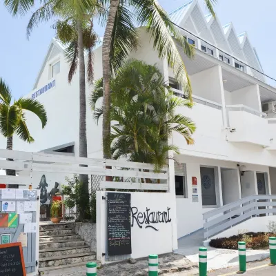 Hôtel le Grand Bleu Hotels near Aquarium of Reunion