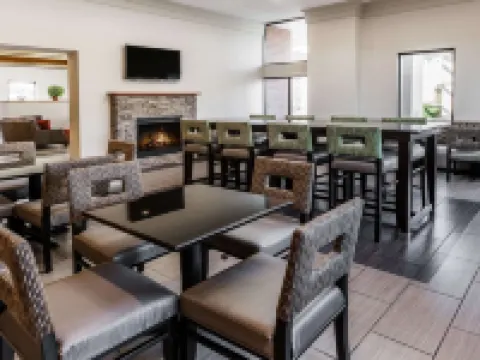 Wingate by Wyndham Canton/Hall of Fame ジャクソンのホテル