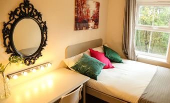 Warwick Home Lisca House - Housity