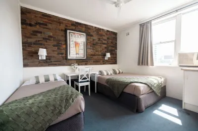 Hornsby Inn Hotels in Wahroonga