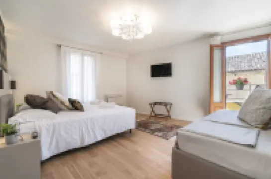 ホテル グリフォーニ サンタ・マリア・グロリオーザ・デイ・フラーリ聖堂周辺のホテル