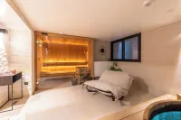 Atypik Hotel Hotels in Clichy