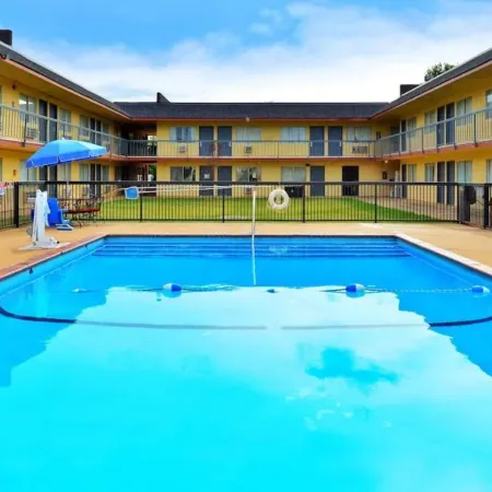 Castle Inn & Suites by OYO Chickasha