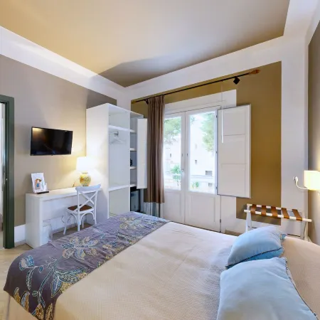 Aegusa Hotel